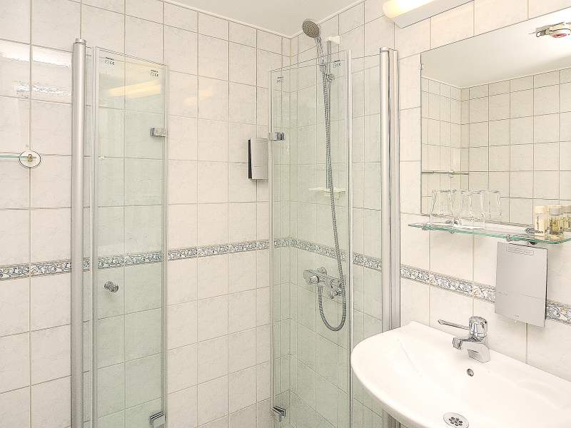 Standard badrum med dusch